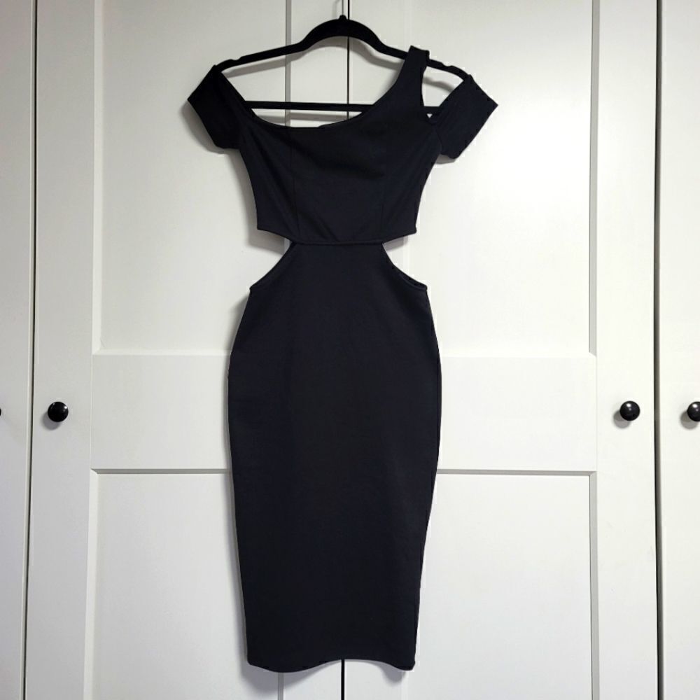 Nasty gal bodycon side cut out little black dress black in size xsmall
